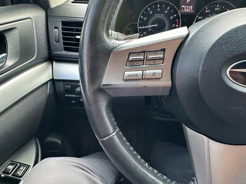 Used 2010 Subaru Outback 2.5i Premium AWD/4WD image 17