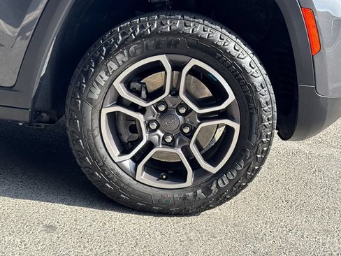Certified 2022 Jeep Grand Cherokee Trailhawk w/ Luxury Tech Group III AWD/4WD image 7