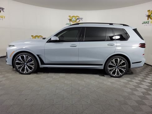 Used 2026 BMW X7 xDrive40i w/ Executive Package AWD/4WD image 2