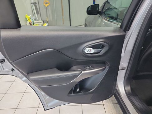 Used 2021 Jeep Cherokee Latitude Lux image 31