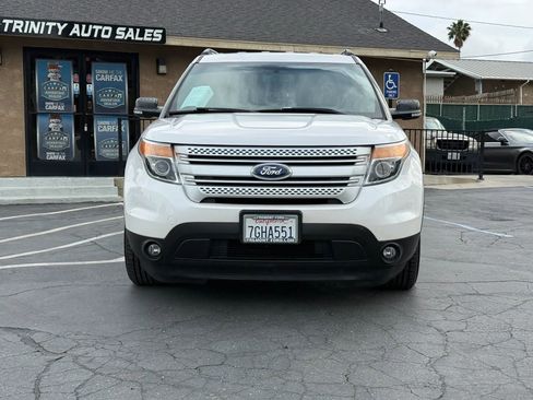 Used 2014 Ford Explorer XLT w/ Equipment Group 202A image 2