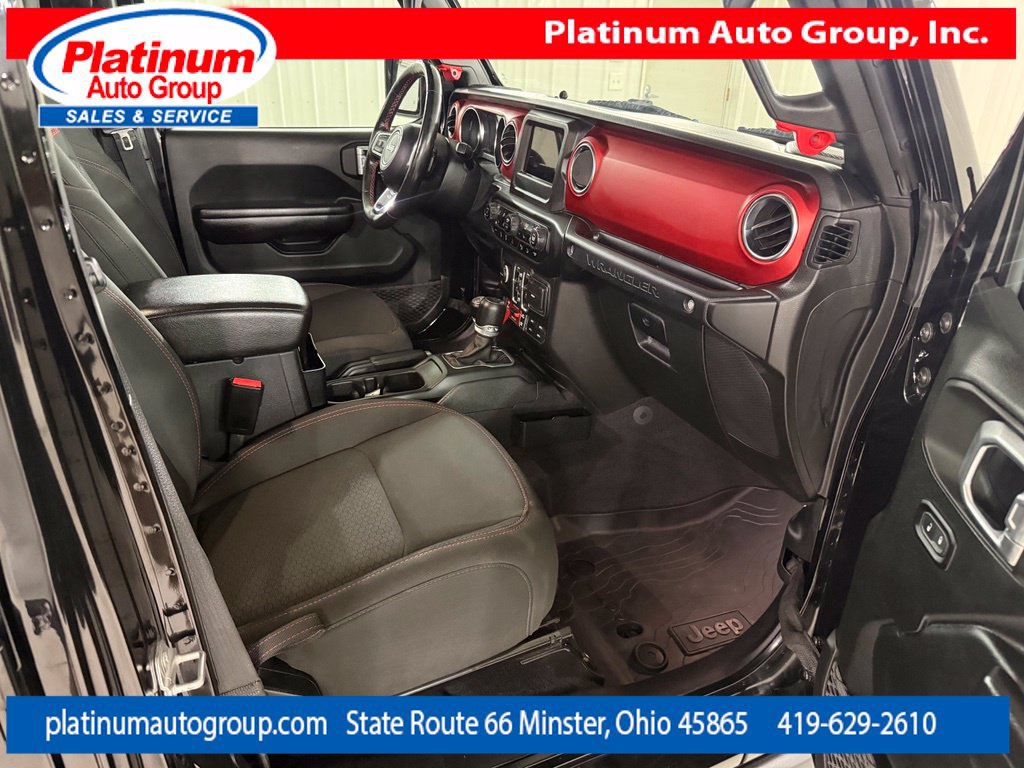Used 2021 Jeep Wrangler Unlimited Rubicon w/ Dual Top Group AWD/4WD image 37