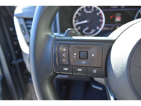 Used 2024 Nissan Rogue SV image 19