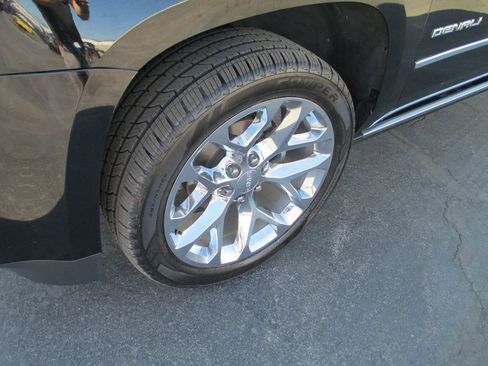 Used 2019 GMC Yukon Denali w/ Denali Ultimate Package AWD/4WD image 13