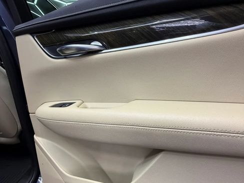 Used 2019 Cadillac XT5 FWD image 31