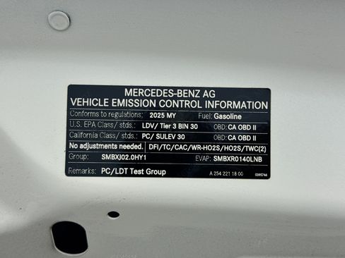 Used 2025 Mercedes-Benz GLC 300 image 20