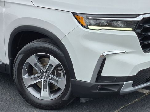 Used 2024 Honda Pilot EX-L image 9