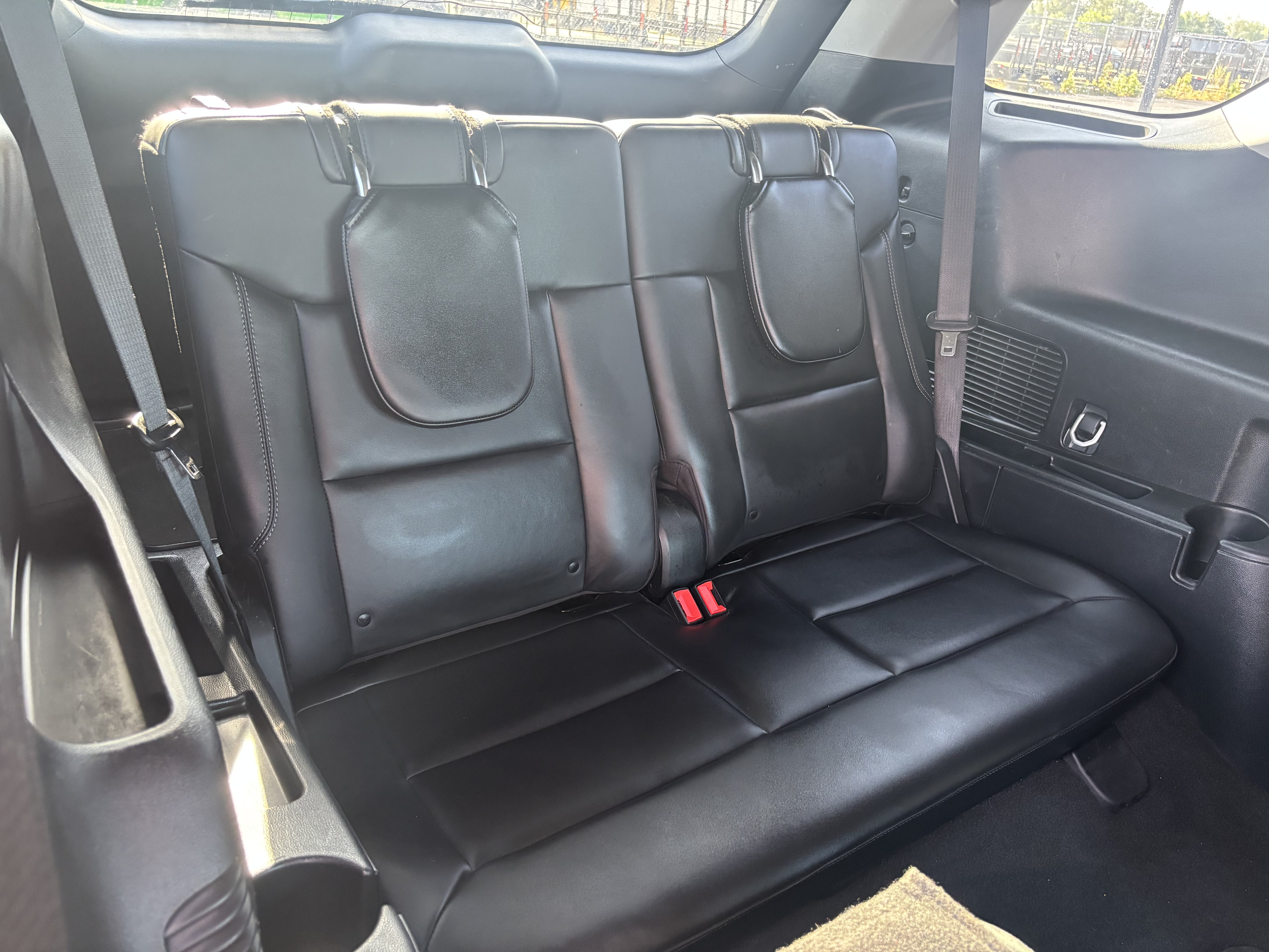 Used 2023 Ford Explorer XLT w/ Equipment Group 202A AWD/4WD image 27