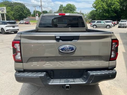 Used 2025 Ford Ranger Lariat w/ Trailer Tow Package RWD image 9