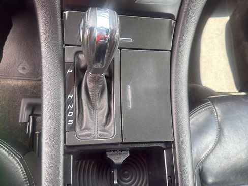 Used 2013 Ford Taurus SEL FWD image 12