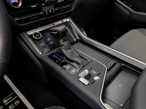 Used 2025 Lexus GX 550 image 48