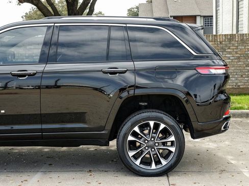 Used 2023 Jeep Grand Cherokee Overland w/ Luxury Tech Group IV image 23