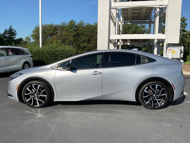 Used 2024 Toyota Prius Prime FWD image 12
