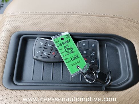 Used 2024 Chevrolet Suburban Premier RWD image 30