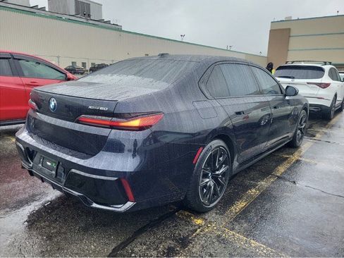 Used 2023 BMW i7 xDrive60 AWD/4WD image 2