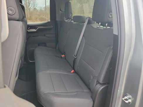 New 2026 GMC Sierra 1500 SLE image 27