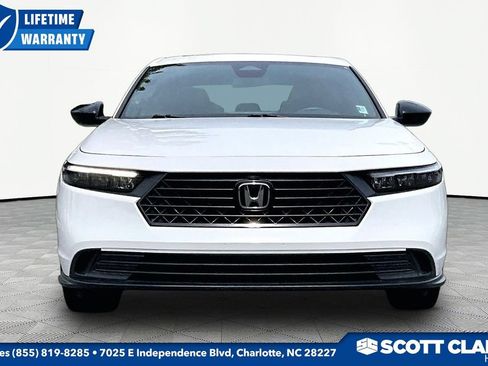 Used 2025 Honda Accord Sport image 2