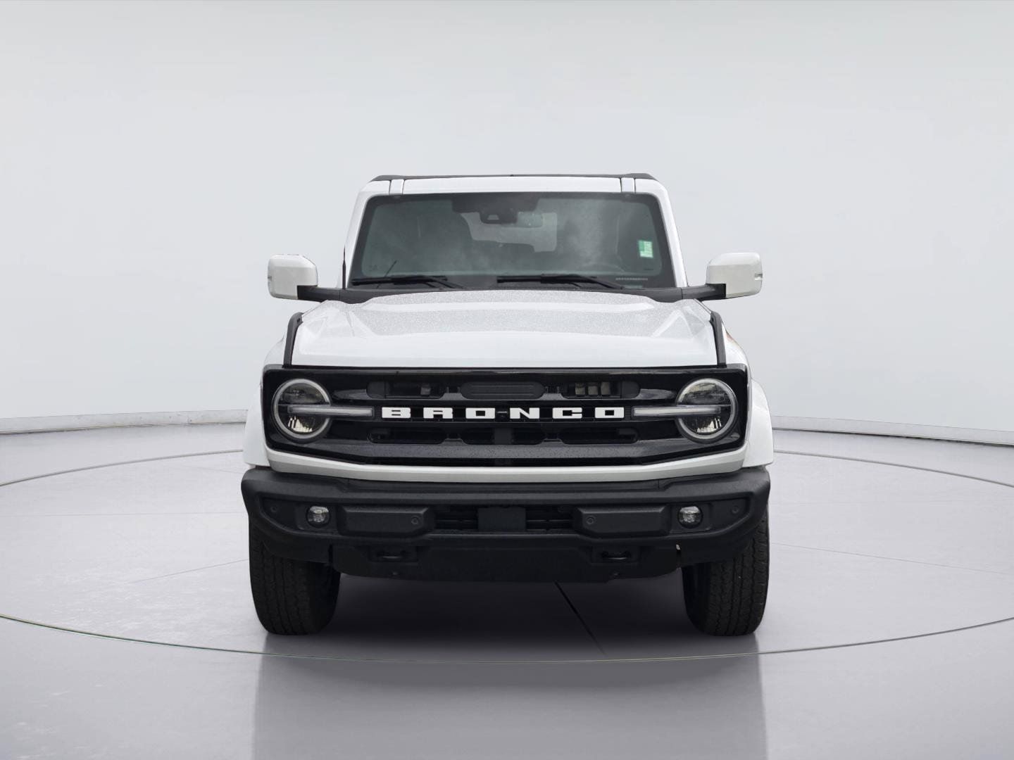 Used 2025 Ford Bronco Outer Banks AWD/4WD image 2