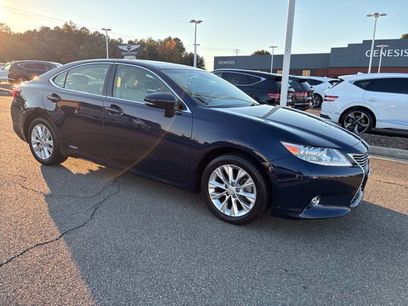 Used 2015 Lexus ES 300h w/ Navigation System Package