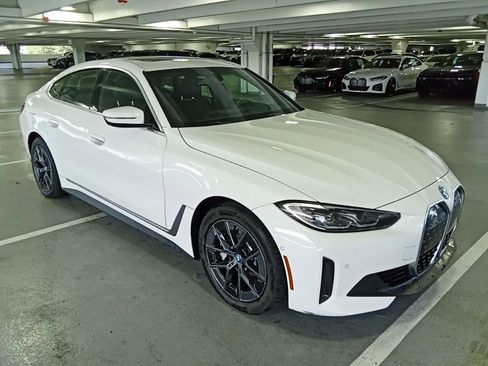 Used 2023 BMW i4 eDrive35 w/ Premium Package image 4