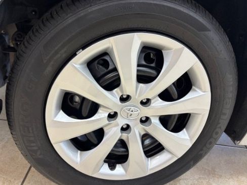 Used 2025 Toyota Corolla LE FWD image 18