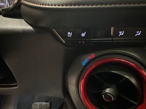 Used 2021 Chevrolet Blazer RS w/ Enhanced Convenience Package image 15