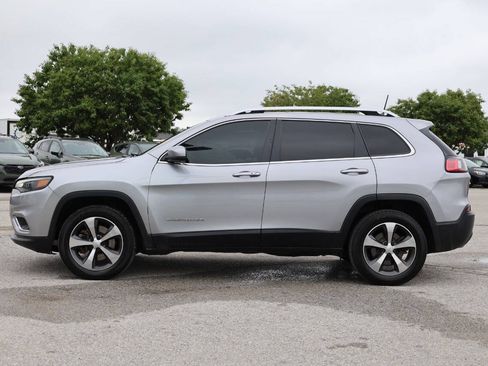 Used 2019 Jeep Cherokee Limited AWD/4WD image 8