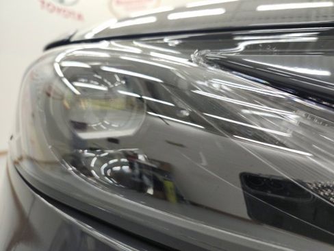 Used 2025 Toyota Camry SE image 10