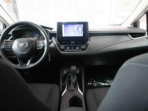 Used 2025 Toyota Corolla LE FWD image 20