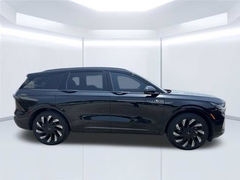 Used 2024 Lincoln Nautilus Reserve w/ Jet Appearance Package (87T) AWD/4WD image 5