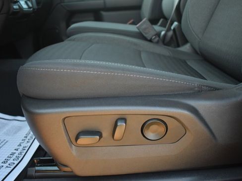 Used 2025 Chevrolet Silverado 2500 Custom w/ Custom Value Package image 16