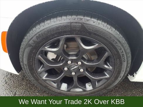 Used 2023 Chrysler 300 Touring L image 23