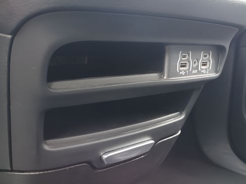 Used 2025 Chrysler Pacifica Select FWD image 24
