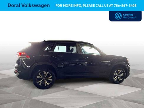 Certified 2024 Volkswagen Atlas Cross Sport SE image 9