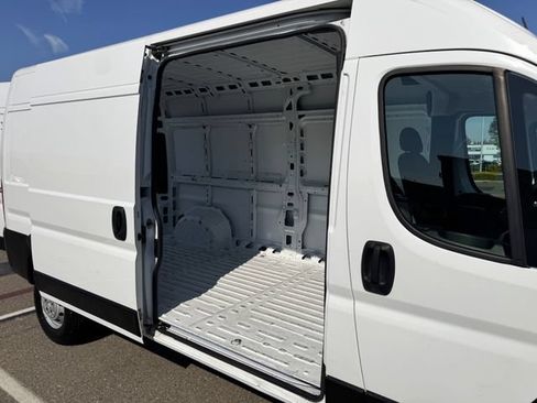 Used 2023 RAM ProMaster 2500 w/ Safety Group (A) FWD image 19