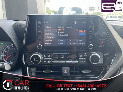 Used 2021 Toyota Highlander L FWD image 17