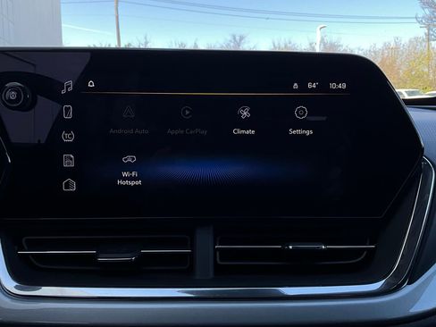 Used 2025 Chevrolet Trax LT w/ LT Convenience Package image 28