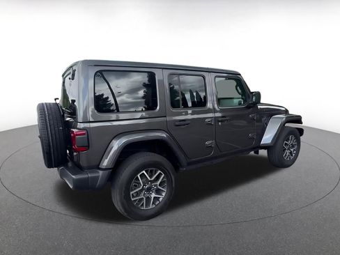 Used 2025 Jeep Wrangler Unlimited Sahara AWD/4WD image 15