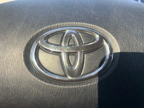 Used 2014 Toyota Prius V Five image 28