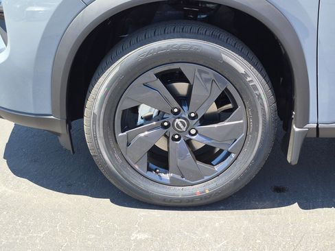 New 2026 Nissan Rogue SV FWD image 8