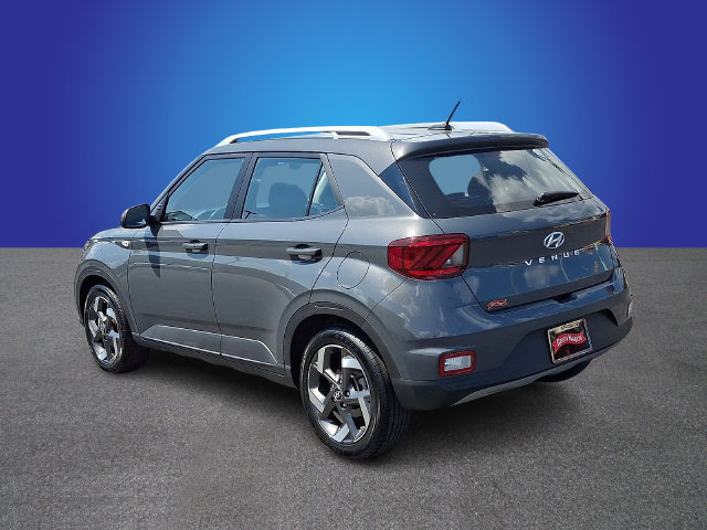 Used 2025 Hyundai Venue SEL FWD image 6