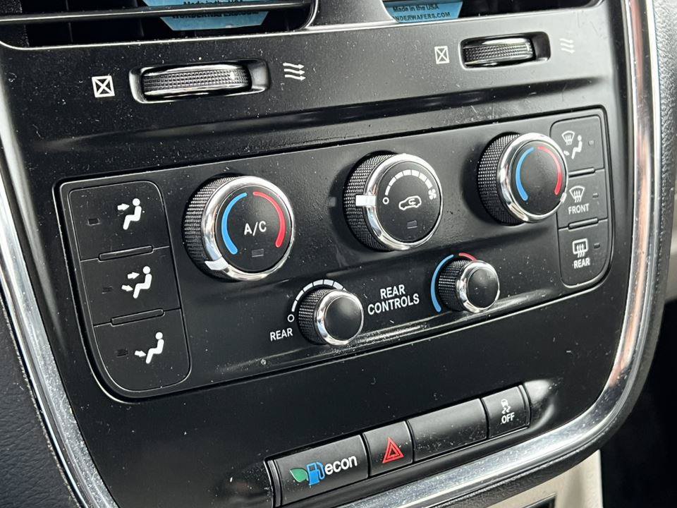Used 2019 Dodge Grand Caravan SXT FWD image 25