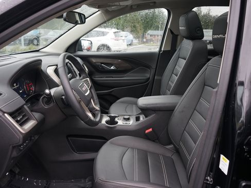 Used 2024 GMC Terrain Denali image 13