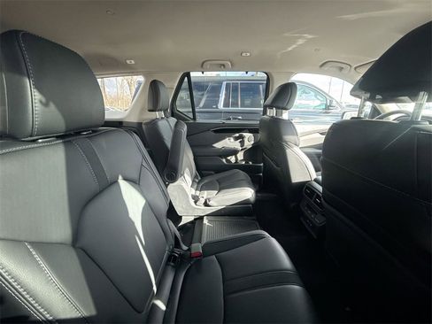 Used 2023 Honda Pilot EX-L image 11