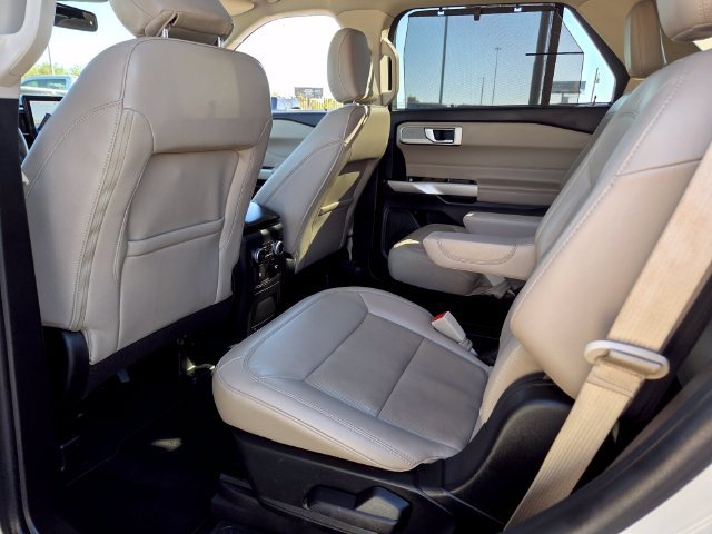 Used 2023 Ford Explorer Limited w/ Equipment Group 301A RWD image 6