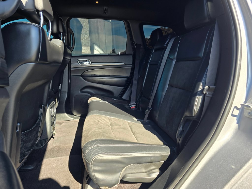 Used 2019 Jeep Grand Cherokee Altitude AWD/4WD image 13