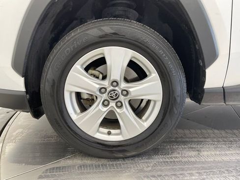 Used 2021 Toyota RAV4 XLE image 10