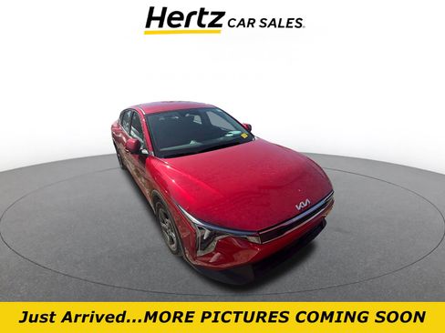 Used 2025 Kia K4 LXS image 1
