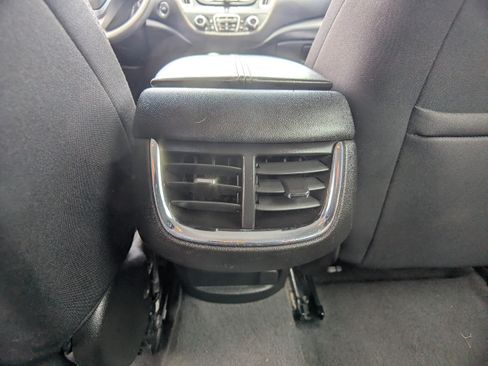 Used 2024 Chevrolet Malibu LT FWD image 15