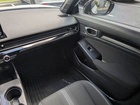Used 2023 Honda Civic Sport image 15